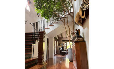 Casa campestre con pesebreras en arriendo o venta – 28.237 m²