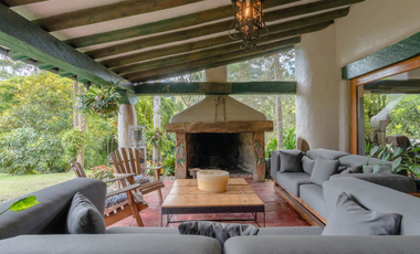 Casa campestre con pesebreras en arriendo o venta – 28.237 m²