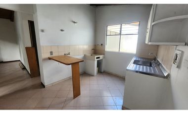 VENTA CASA LOTE EN LA AMÉRICA-LICENCIA COMERCIAL