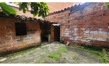 VENTA CASA LOTE EN LA AMÉRICA-LICENCIA COMERCIAL