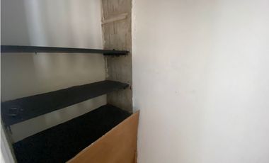 SE VENDE O ARRIENDA OFICINA CON UBICACIÓN CENTRAL, SANTA MARTA