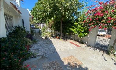 SE VENDE AMPLIA CASA FAMILIAR SECTOR JARDIN, SANTA MARTA