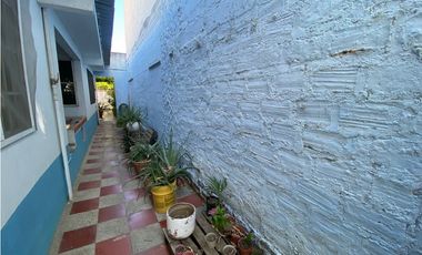 SE VENDE AMPLIA CASA FAMILIAR SECTOR JARDIN, SANTA MARTA