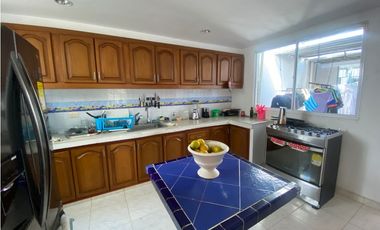 SE VENDE AMPLIA CASA FAMILIAR SECTOR JARDIN, SANTA MARTA