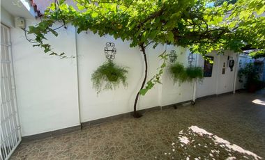 SE VENDE AMPLIA CASA FAMILIAR SECTOR JARDIN, SANTA MARTA