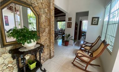 SE VENDE AMPLIA CASA FAMILIAR SECTOR JARDIN, SANTA MARTA