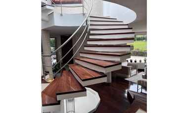 SE VENDE O PERMUTA CASA CAMPESTRE EN LA CALERA POR PEREIRA