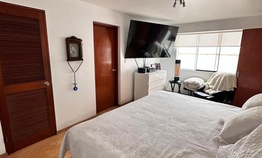 VENTA DEPARTAMENTO C/AMPLIA TERRAZA EN 2DO NIVEL, EL DERBY