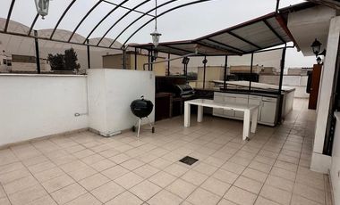 VENTA DEPARTAMENTO C/AMPLIA TERRAZA EN 2DO NIVEL, EL DERBY