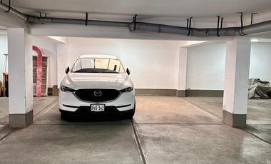 VENTA DEPARTAMENTO C/AMPLIA TERRAZA EN 2DO NIVEL, EL DERBY