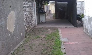 Casa con Departamento en venta en Quilmes Oeste