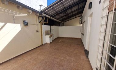 Casa PH en alquiler en Parque Quirno