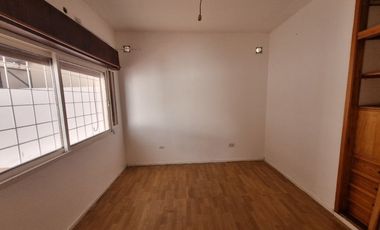 Casa PH en alquiler en Parque Quirno