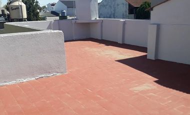 Casa 5 ambientes en venta en  Quilmes Oeste