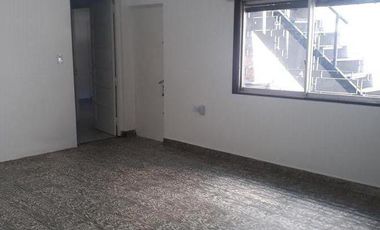 Casa 5 ambientes en venta en  Quilmes Oeste