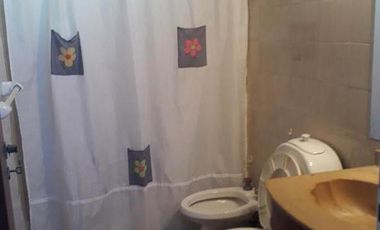 Casa 5 ambientes en venta en  Quilmes Oeste