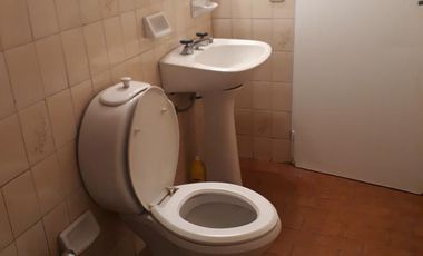 Casa 5 ambientes en venta en  Quilmes Oeste