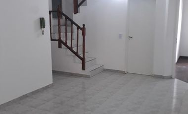 Casa 5 ambientes en venta en  Quilmes Oeste