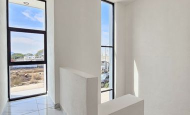 CASA 2 PLANTAS, 2 RECÁMARAS, 2.5 BAÑOS, COCHERA PARA 2 AUTOS, COCINA INTEGRAL.