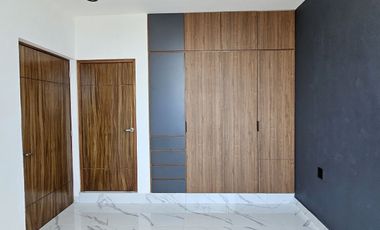 CASA 2 PLANTAS, 2 RECÁMARAS, 2.5 BAÑOS, COCHERA PARA 2 AUTOS, COCINA INTEGRAL.