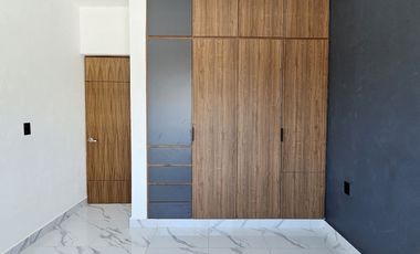 CASA 2 PLANTAS, 2 RECÁMARAS, 2.5 BAÑOS, COCHERA PARA 2 AUTOS, COCINA INTEGRAL.