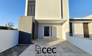 CASA 2 PLANTAS, 3 RECÁMARAS, 2.5 BAÑOS, COCHERA PARA 2 AUTOS.