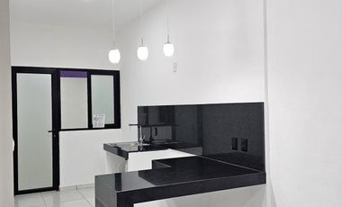 CASA DE 2 PLANTAS, 3 RECÁMARAS, 3 BAÑOS, COCHERA PARA 2 AUTOS