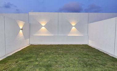 CASA DE 2 PLANTAS, 3 RECÁMARAS, 3 BAÑOS, COCHERA PARA 2 AUTOS