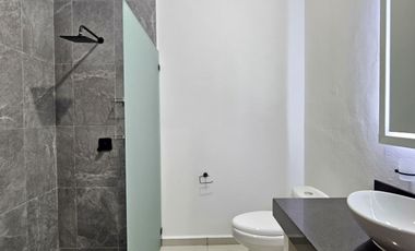 CASA DE 2 PLANTAS, 3 RECÁMARAS, 3 BAÑOS, COCHERA PARA 2 AUTOS