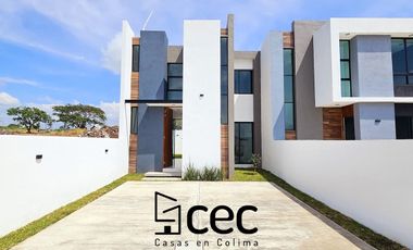 CASA 2 PLANTAS,  2 RECÁMARAS, 2.5 BAÑOS, COCHERA PARA 2 AUTOS