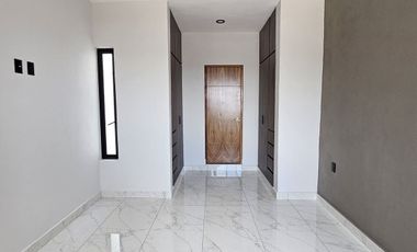 CASA 2 PLANTAS,  2 RECÁMARAS, 2.5 BAÑOS, COCHERA PARA 2 AUTOS