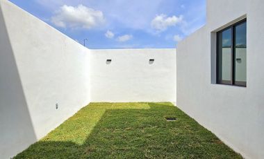 CASA 2 PLANTAS,  2 RECÁMARAS, 2.5 BAÑOS, COCHERA PARA 2 AUTOS