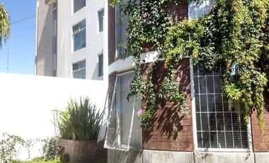 Renta casa para oficinas. Santa Cruz Buenavista. Camino Real y Blvd Atlixco