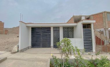 Venta De Casa En Urb. Alameda De Lima Norte I, Distrito De Santa Rosa, Lima