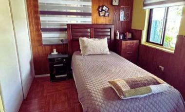 1 DORMITORIO Y BAÑO EN 1ER PISO.