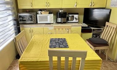 1 DORMITORIO Y BAÑO EN 1ER PISO.
