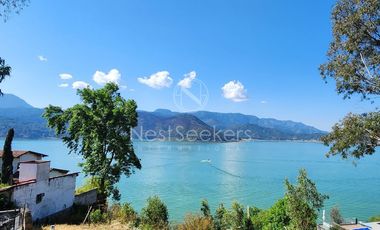 CASA EN VENTA CON VISTA AL LAGO EN VALLE DE BRAVO