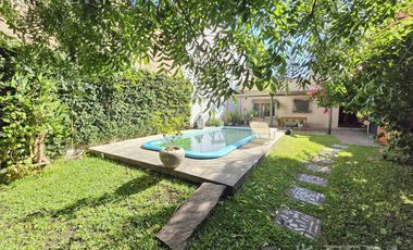 Venta casa 3 ambientes con cochera y piscina en Quilmes Oeste