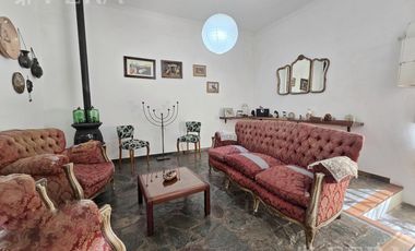 Venta casa 3 ambientes con cochera y piscina en Quilmes Oeste