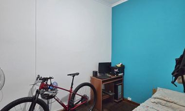 Venta casa 3 ambientes con cochera y piscina en Quilmes Oeste