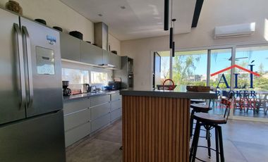 EXCELENTE CASA EN ALTOS DE CAMPO GRANDE