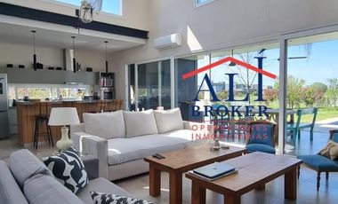 EXCELENTE CASA EN ALTOS DE CAMPO GRANDE