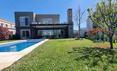EXCELENTE CASA EN ALTOS DE CAMPO GRANDE
