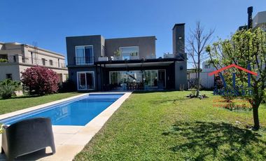 EXCELENTE CASA EN ALTOS DE CAMPO GRANDE