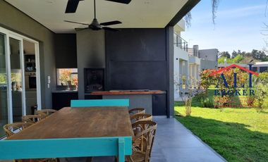 EXCELENTE CASA EN ALTOS DE CAMPO GRANDE