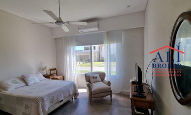 EXCELENTE CASA EN ALTOS DE CAMPO GRANDE
