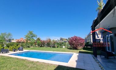 EXCELENTE CASA EN ALTOS DE CAMPO GRANDE