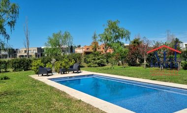 EXCELENTE CASA EN ALTOS DE CAMPO GRANDE