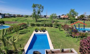 EXCELENTE CASA EN ALTOS DE CAMPO GRANDE