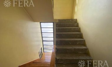 Venta casa 5 ambientes con cochera en Wilde